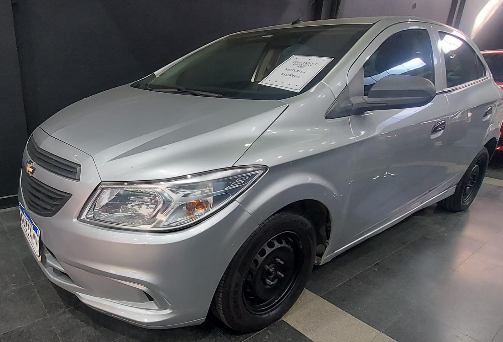 Chevrolet Onix — foto 1